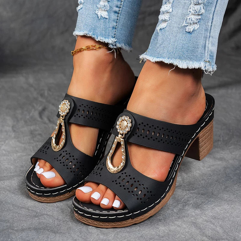 Christina | Sandalen für Damen Cut-Out Riemen Keilabsatz