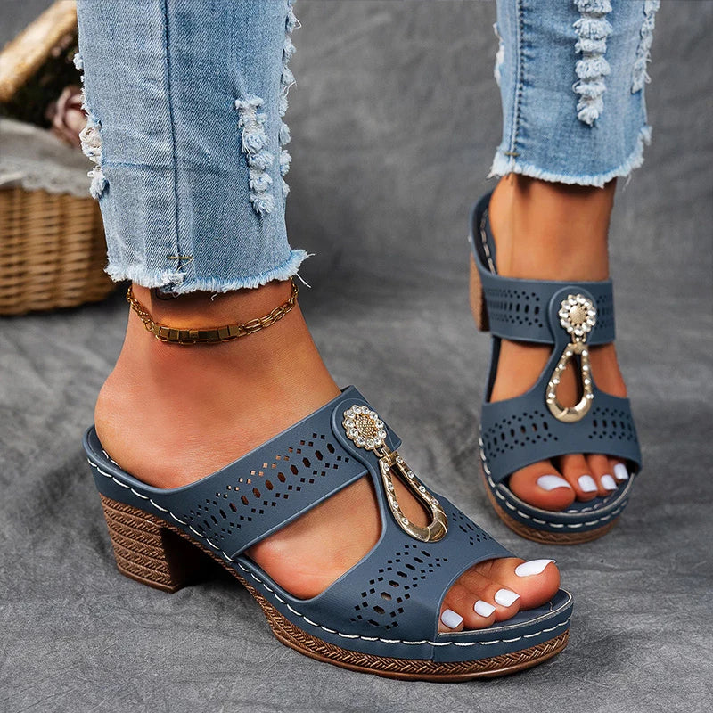 Christina | Sandalen für Damen Cut-Out Riemen Keilabsatz
