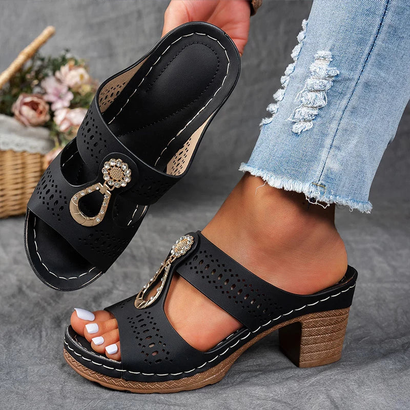 Christina | Sandalen für Damen Cut-Out Riemen Keilabsatz