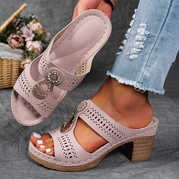Christina | Sandalen für Damen Cut-Out Riemen Keilabsatz