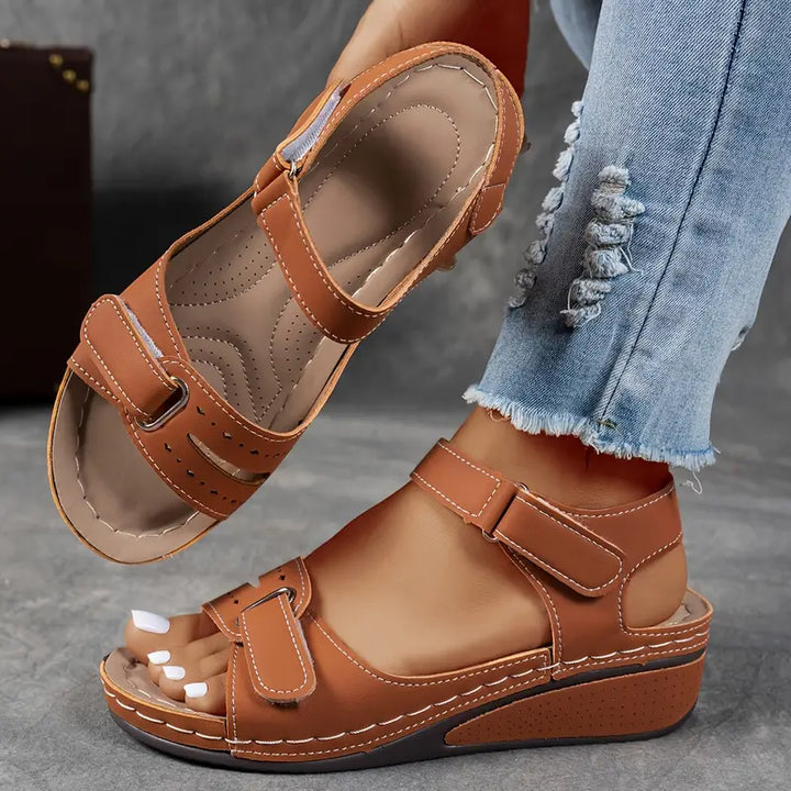 Theresa | Sandalen für Damen Offene Spitze Knöchelriemen Plateau Sohle